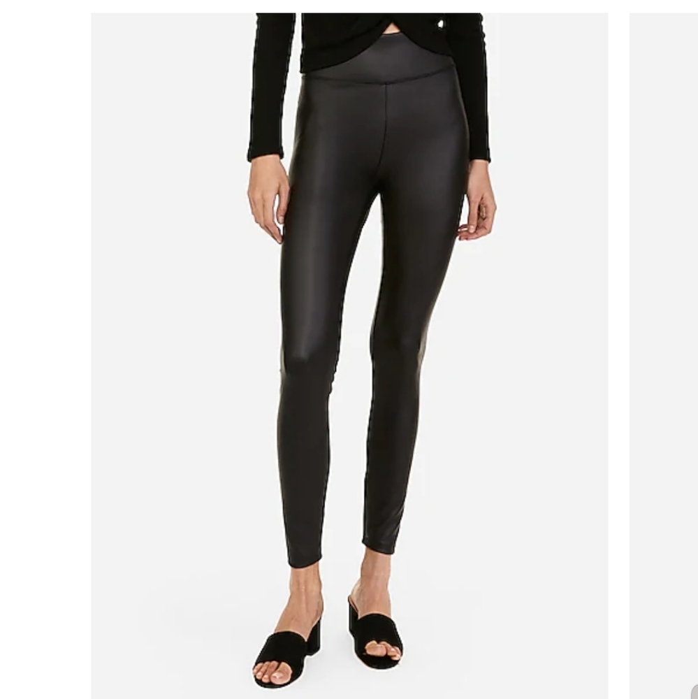 🔥•New• Matte faux Leather Hi waist leggings